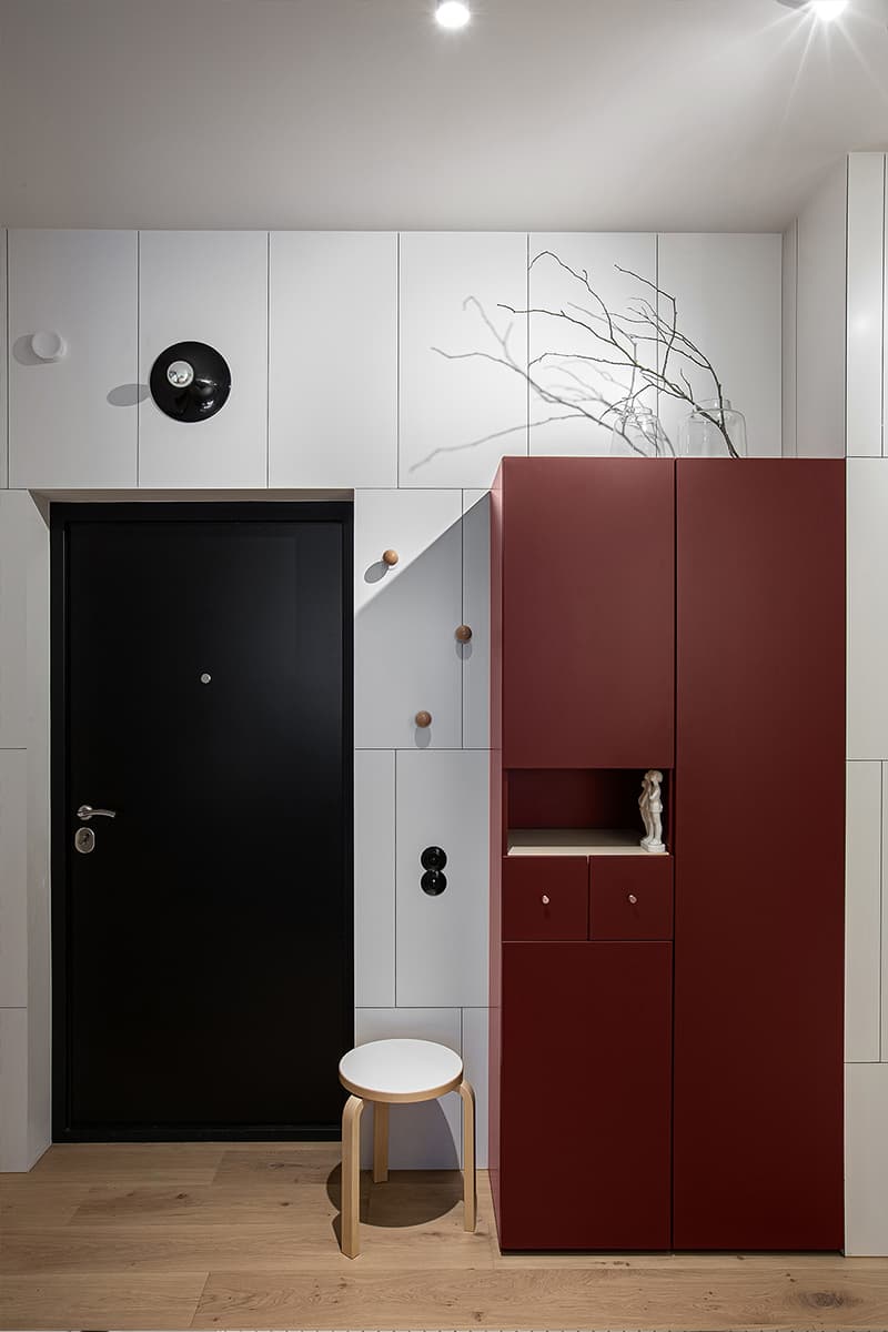 Фрамуги и стеклянные перегородки в квартире для семьи из Петербурга — проект студии JUICY FLAT