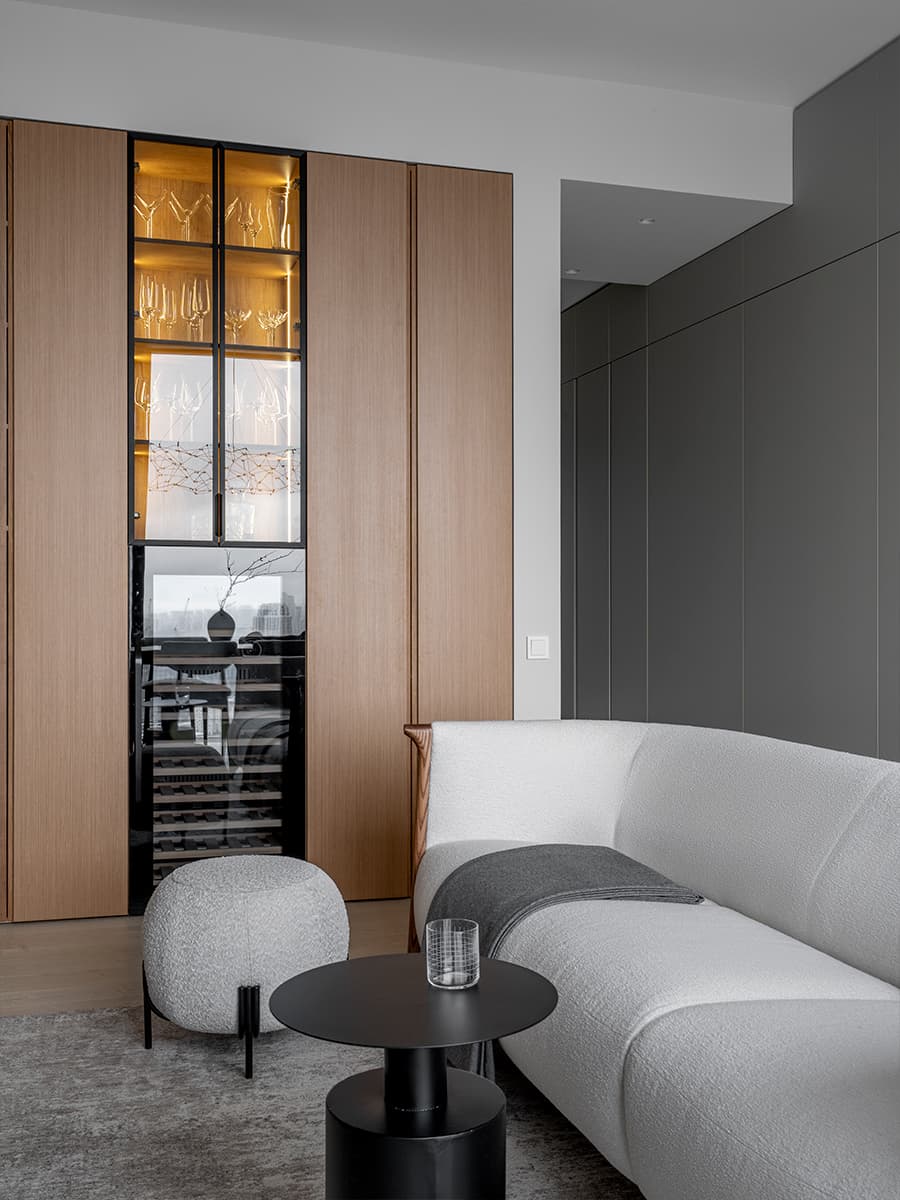 Сдержанный интерьер квартиры с видом на Москва-Сити — проект Кристины Кораблиной