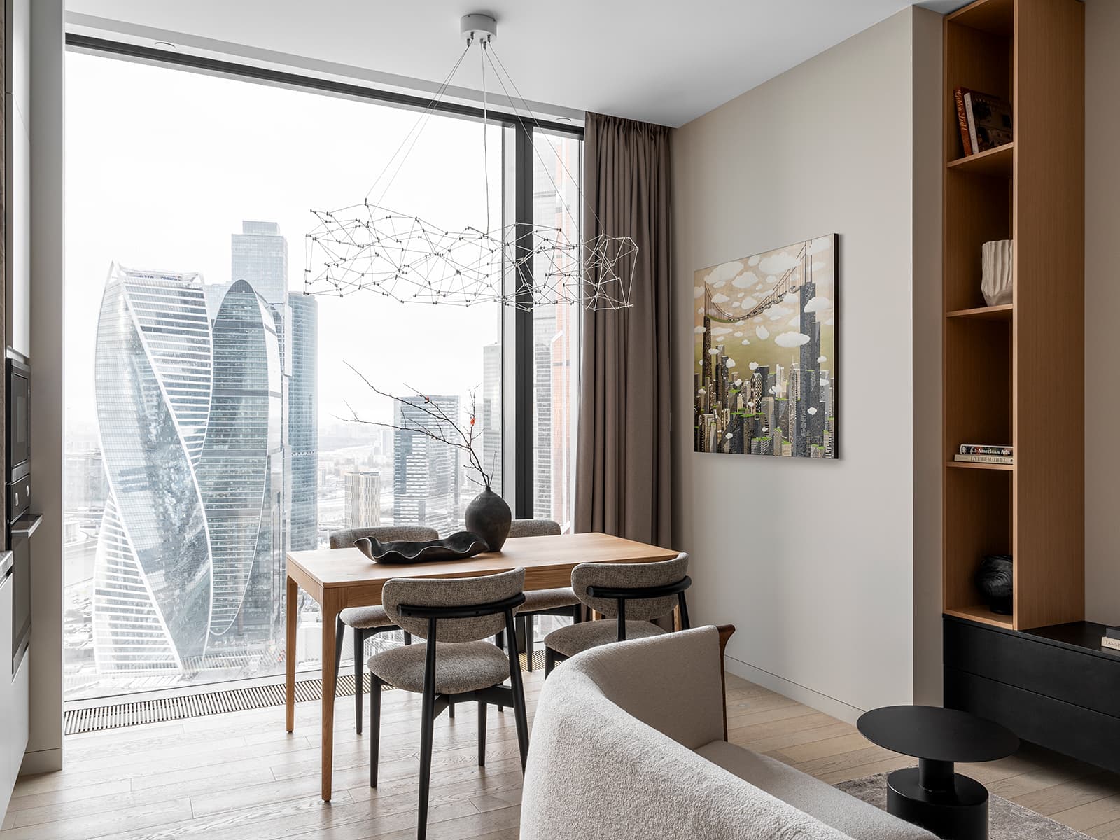 Сдержанный интерьер квартиры с видом на Москва-Сити — проект Кристины Кораблиной