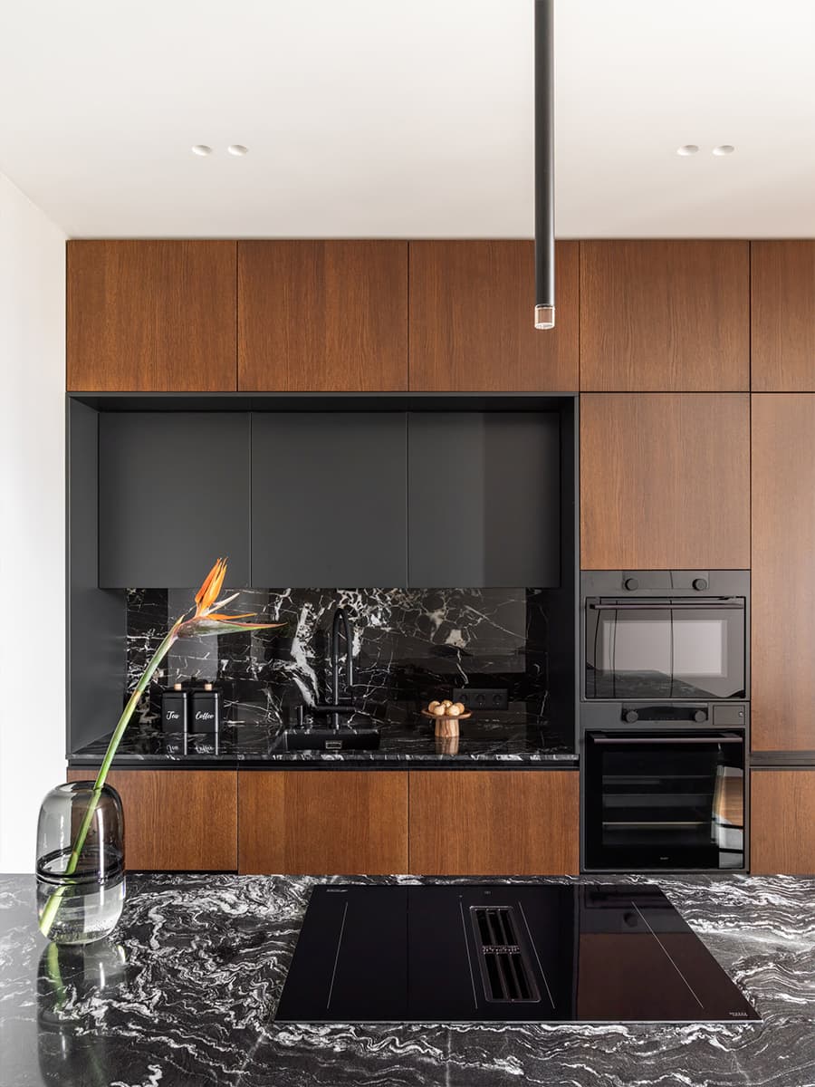 Зеленые оттенки в интерьере просторной квартиры для бизнесмена из Петербурга — проект Евгении Абориной