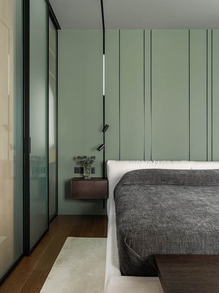 Зеленые оттенки в интерьере просторной квартиры для бизнесмена из Петербурга — проект Евгении Абориной