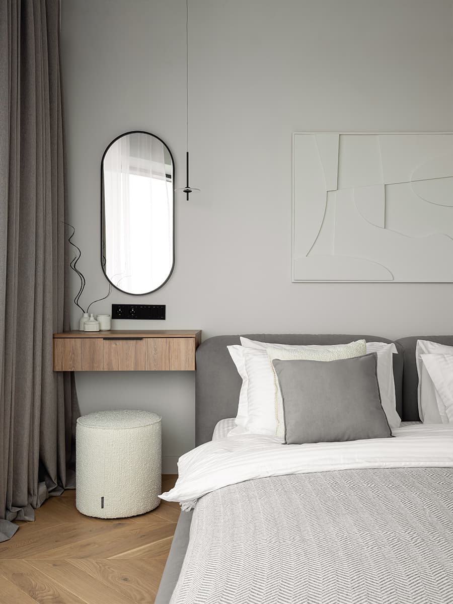 Двухуровневый остров в светлом интерьере квартиры для пары путешественников — проект Yuloo Studio