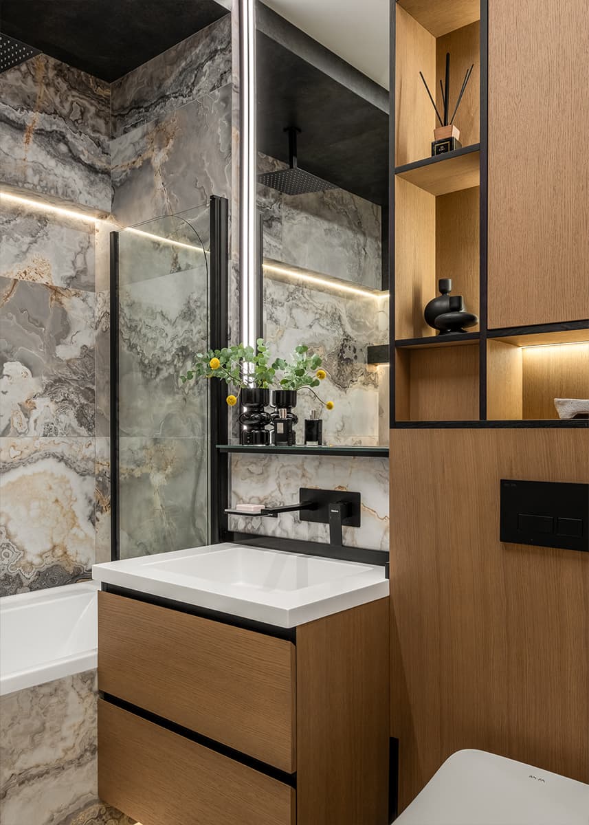 Сдержанный интерьер квартиры с необычной мягкой мебелью — проект cтудии дизайна интерьеров «TOP Interior»