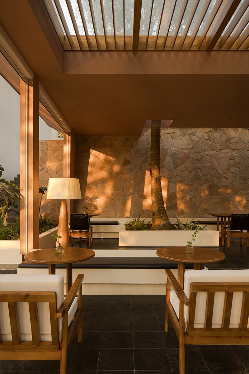 Диалог между человеком и природой Китая в интерьере загородного отеля — проект Робина Ло