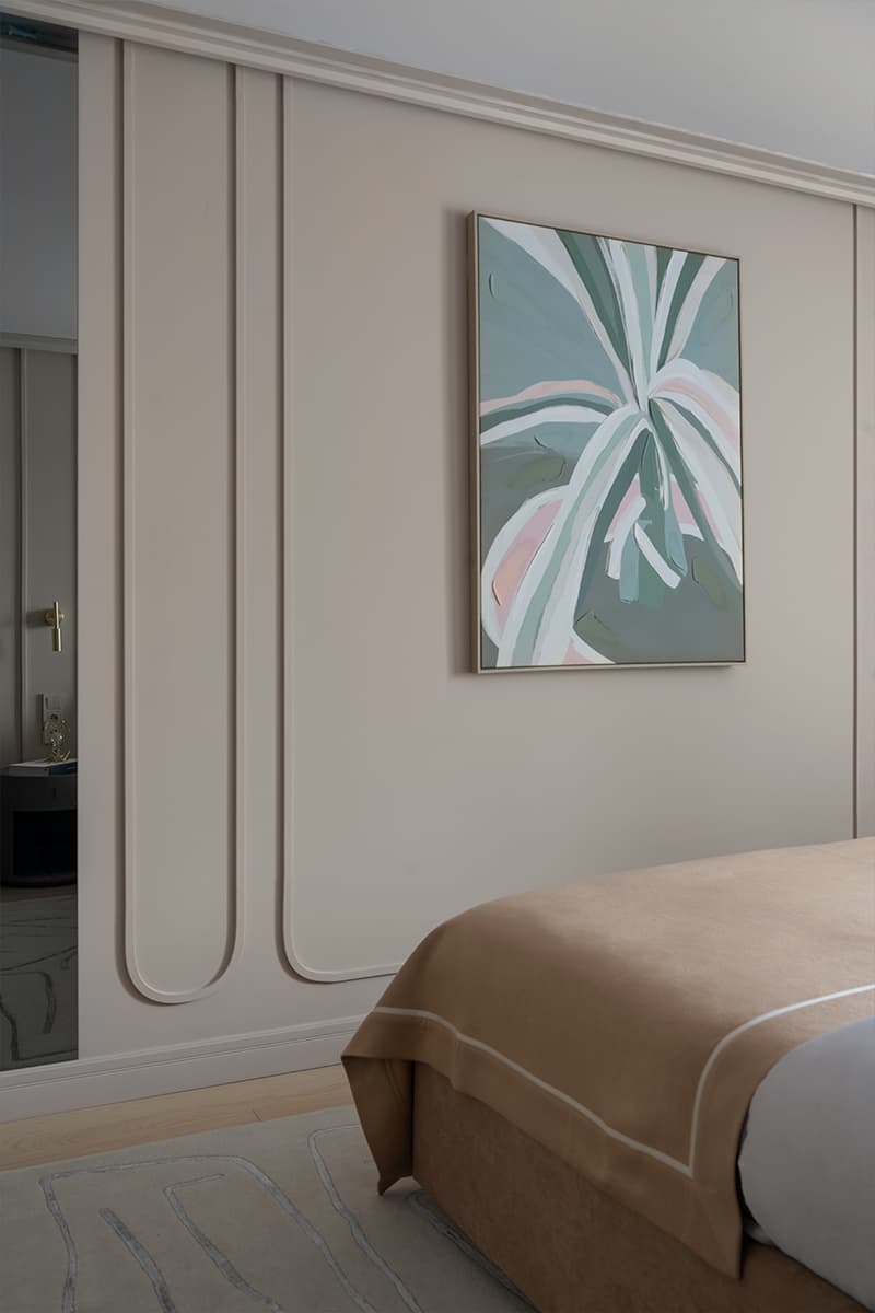 Гибкие формы и бархатистые текстуры в красочном интерьере квартиры — проект Маргариты Посуховой