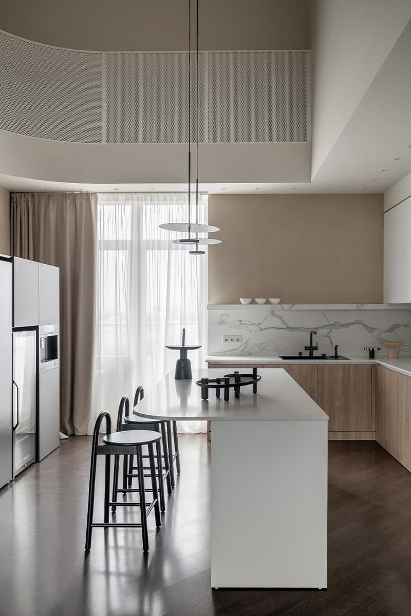 Элегантный интерьер пентхауса с бильярдной в центре Москвы — проект дизайн-студии ММ interior