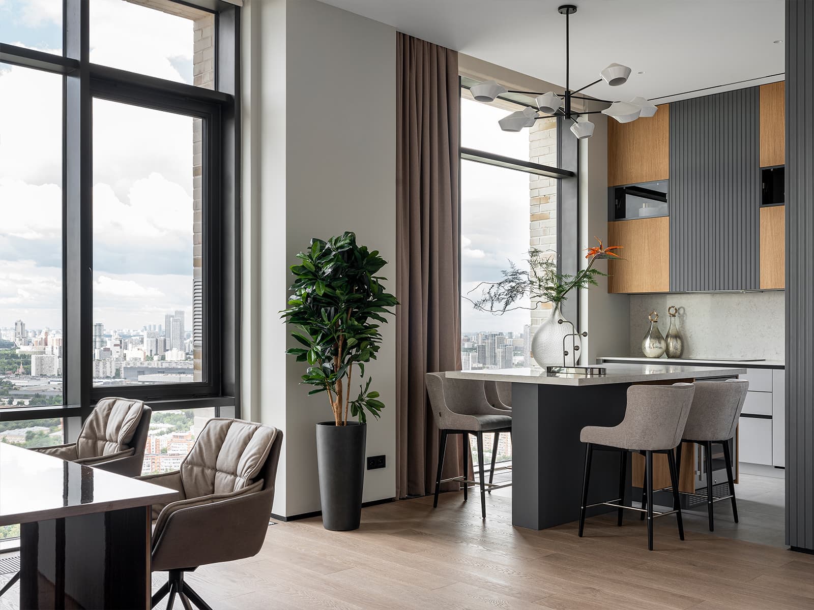 Воздушный интерьер квартиры с панорамным видом на Москву — проект Оксаны Галактионовой