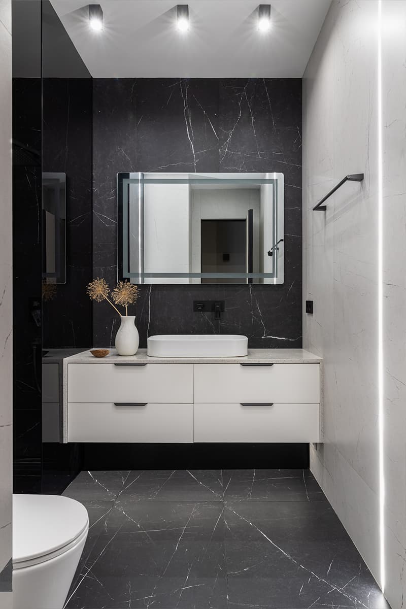 Компактная кухня и необычное зонирование в квартире в Алматы — проект Марины Сапуновой