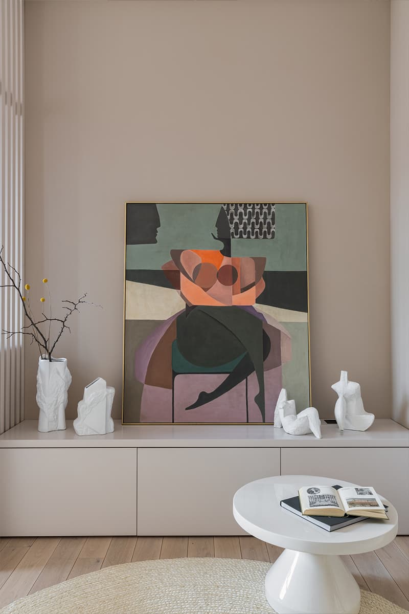 Компактная кухня и необычное зонирование в квартире в Алматы — проект Марины Сапуновой