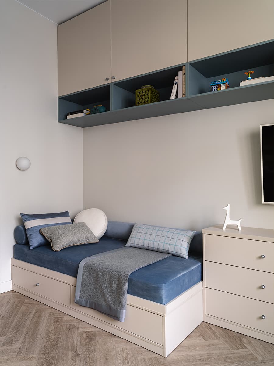 Лаймовые детали и нескучная детская в интерьере исторической квартиры — проект Татьяны Отич и Надежды Облачковой