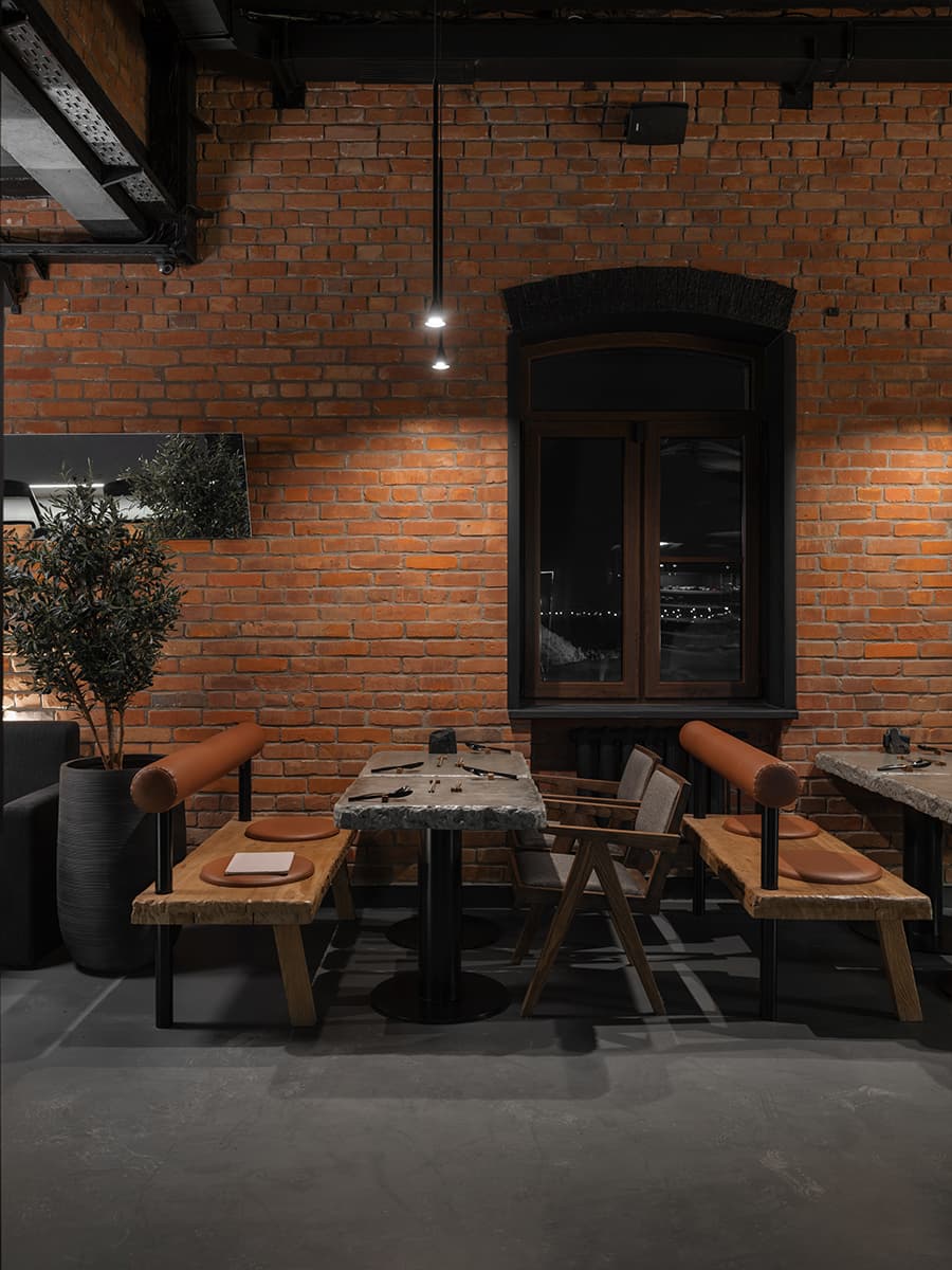 Драматичный интерьер ресторана с японским характером — проект Design Studio MAKET