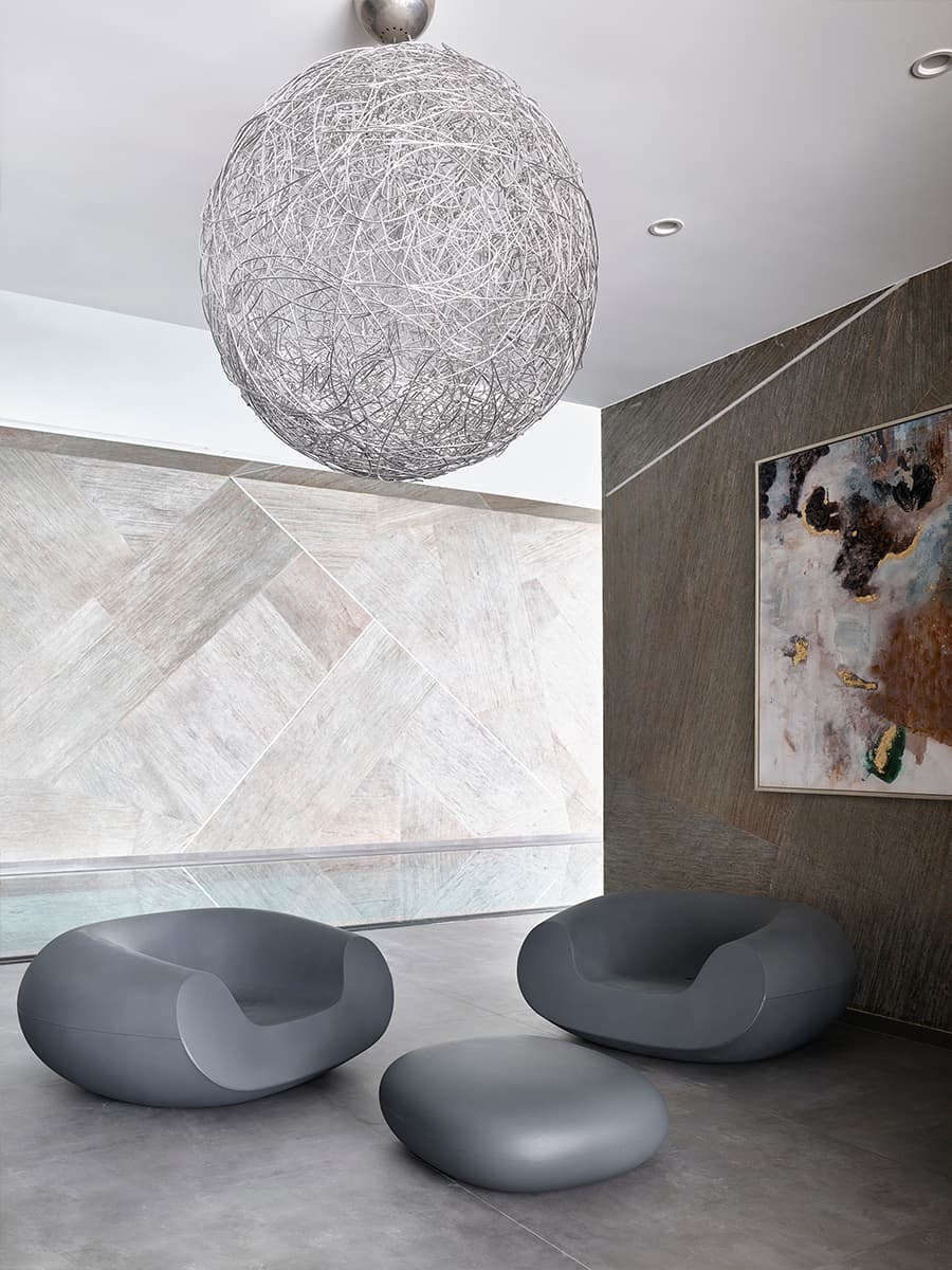 Натуральный камень в светлом и воздушном интерьере просторной виллы — проект дизайн-студии ARTHALL