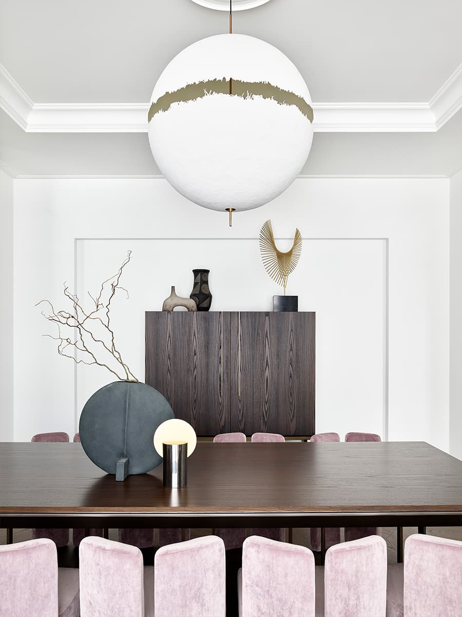 Натуральный камень в светлом и воздушном интерьере просторной виллы — проект дизайн-студии ARTHALL