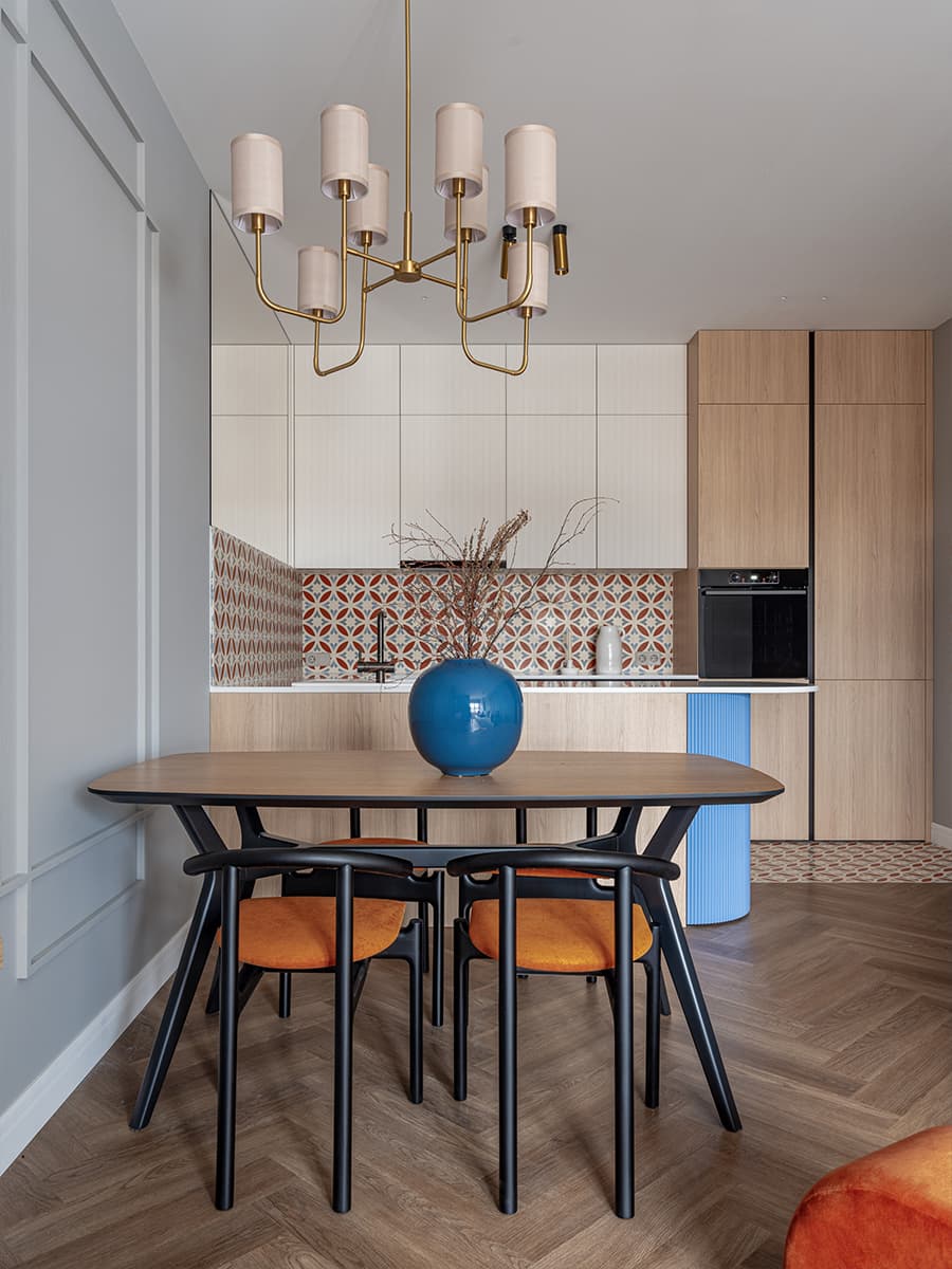 Цветовое зонирование и большая кухня в интерьере квартиры под сдачу в аренду — проект Галины Кобан