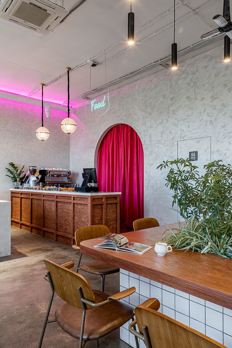 Аккуратные отсылки к культуре Кореи в интерьере маленького кафе — проект студии DD Architects