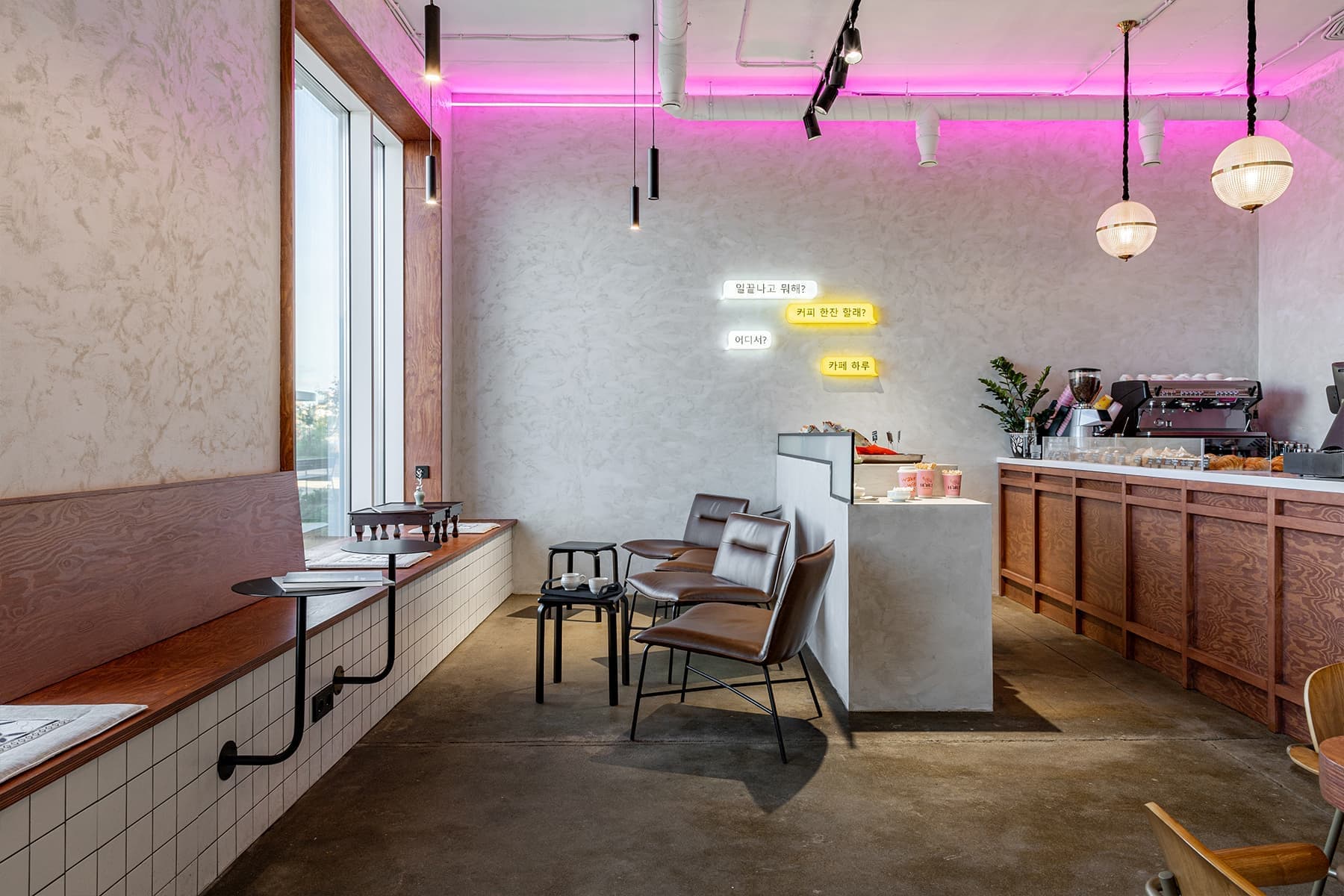Аккуратные отсылки к культуре Кореи в интерьере маленького кафе — проект студии DD Architects
