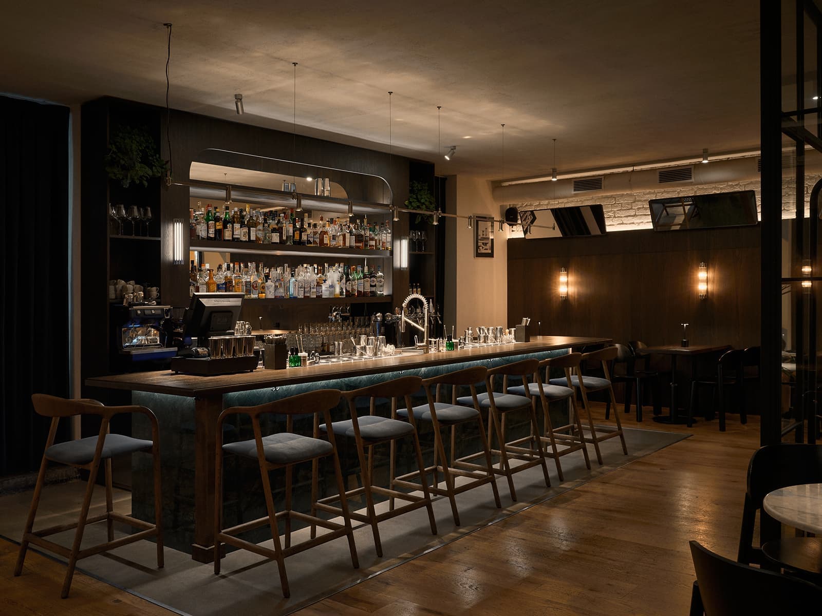 Мягкий обволакивающий интерьер коктейльного бюро — проект Ольги Копосовой и Виктории Егоровой