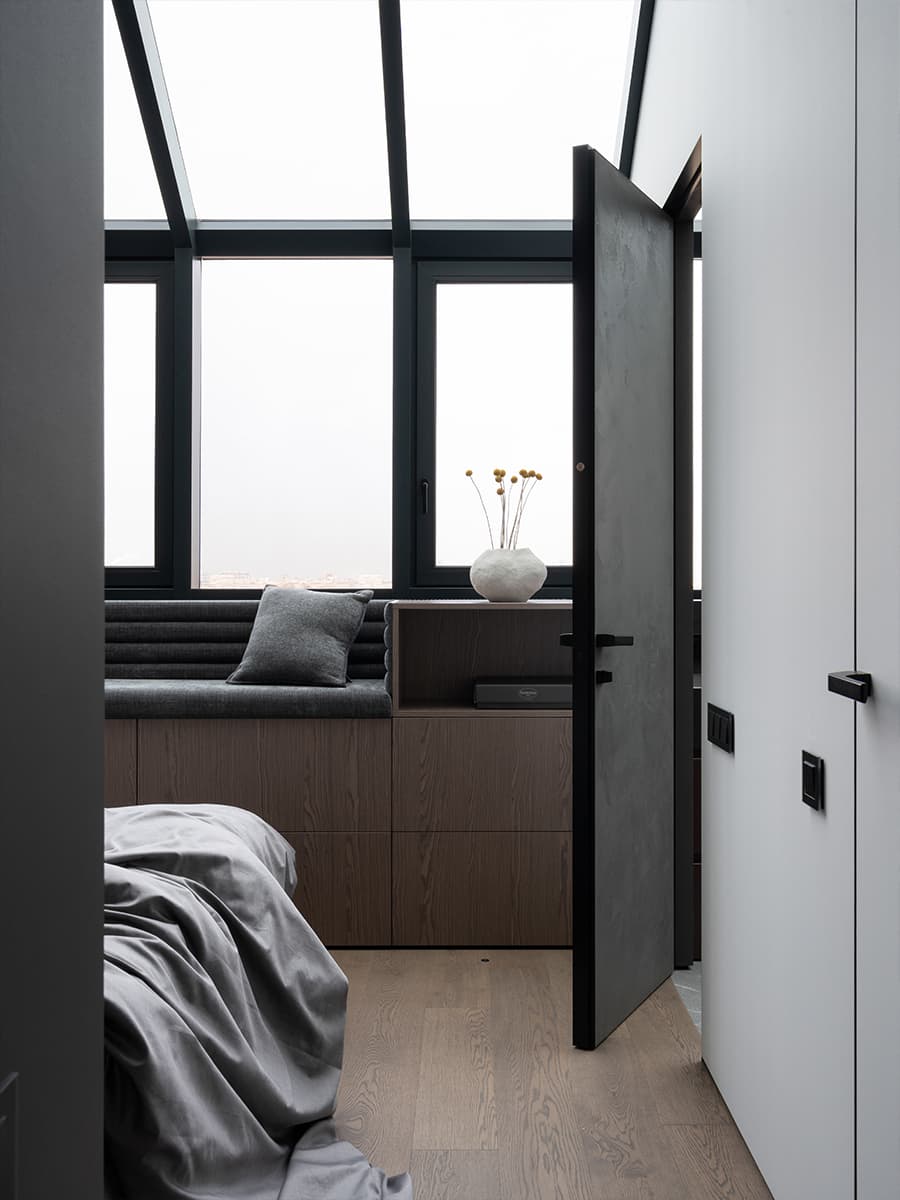 Двухуровневая квартира с полноценным мастер-этажом — проект студии дизайна «Сфера»