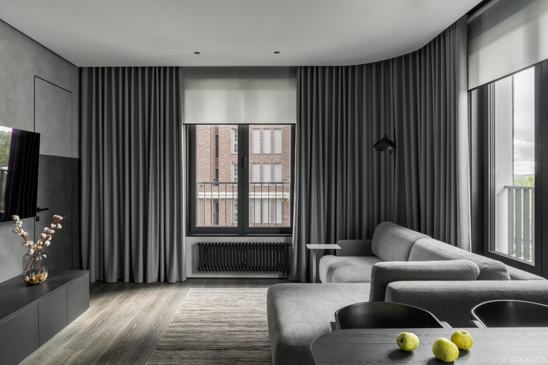 Серые и изумрудные оттенки в интерьере квартиры для пары — проект Артема Алексеева w3