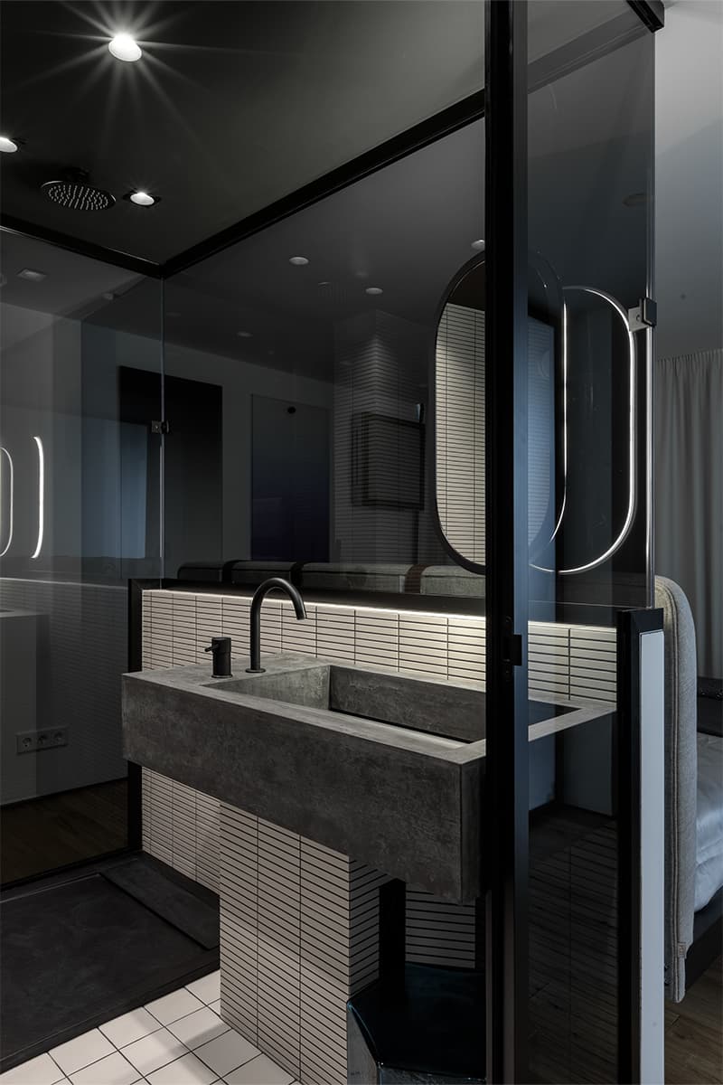 Винтовая лестница и оригинальный мастер-блок в двухуровневой квартире — проект студии Ego Design