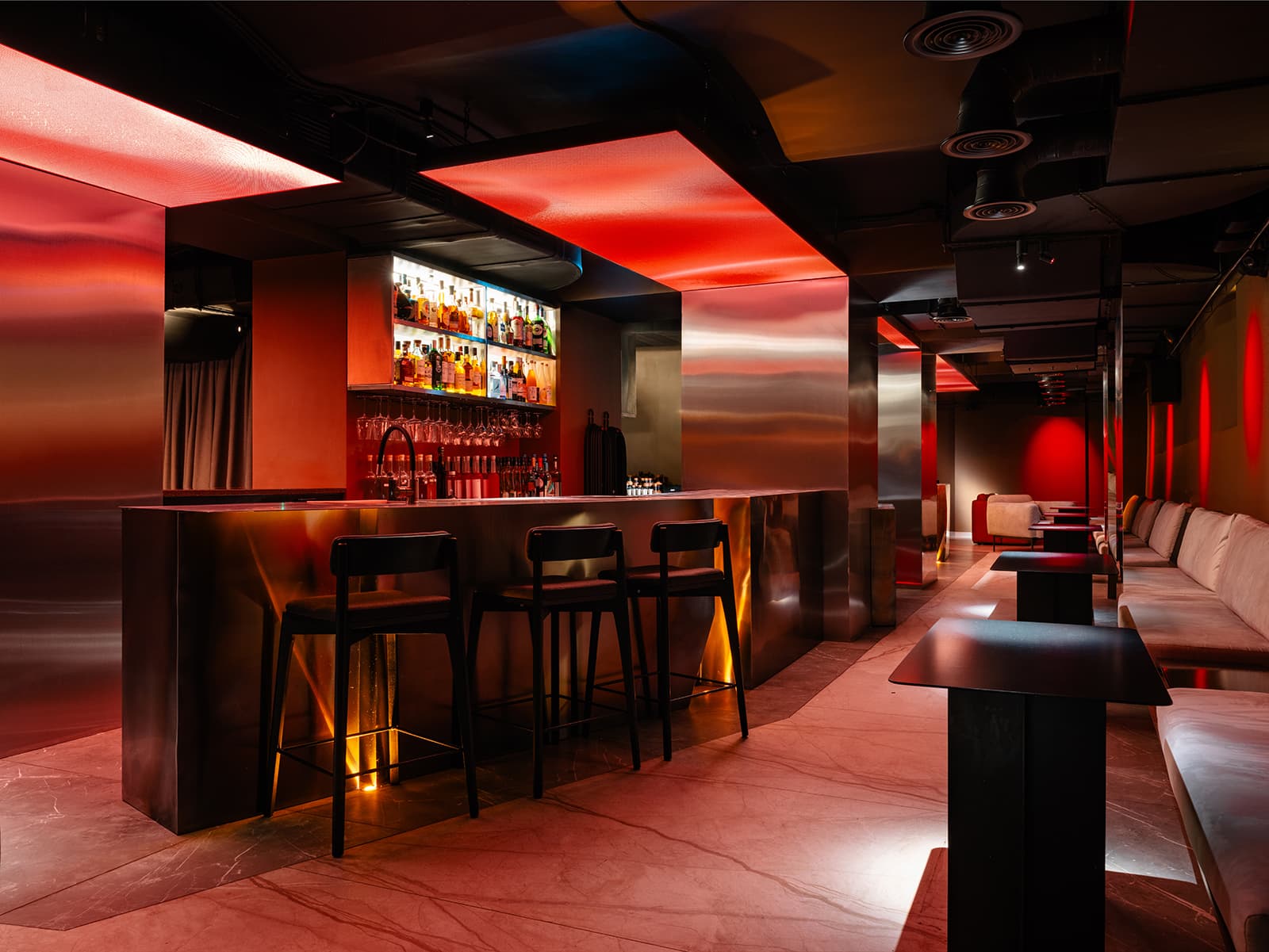 Футуристичный интерьер лаунж-пространства в центре Москвы — проект KIDZ
