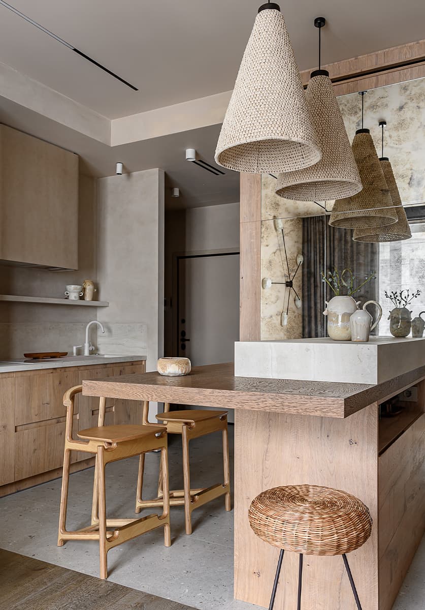 Бесшовные обои и итальянская мебель в светлом интерьере квартиры — проект Ольги Фокиной