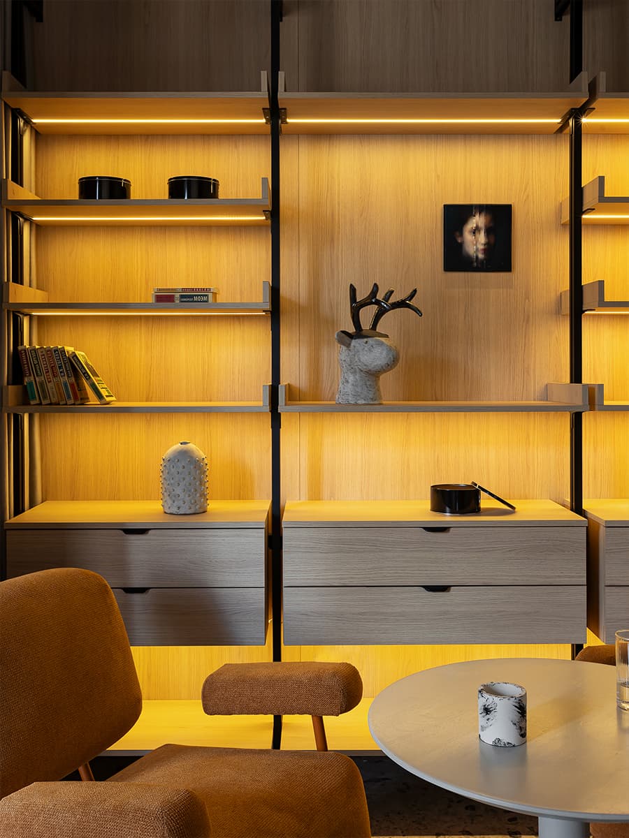 Красочный интерьер небольшого кафе в Минске — проект Натальи Знахарчук