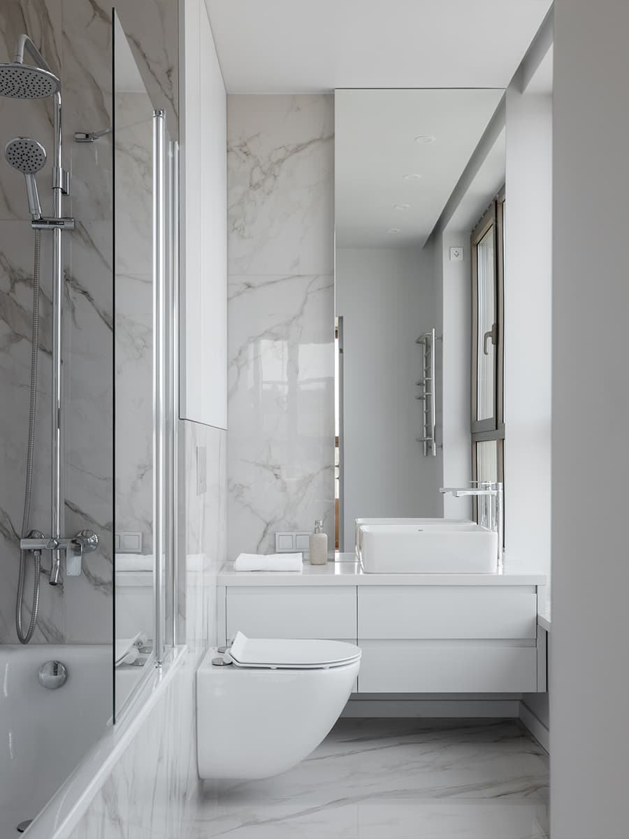 Люстра в виде молнии в интерьере видовой квартиры — проект Кати Чиж