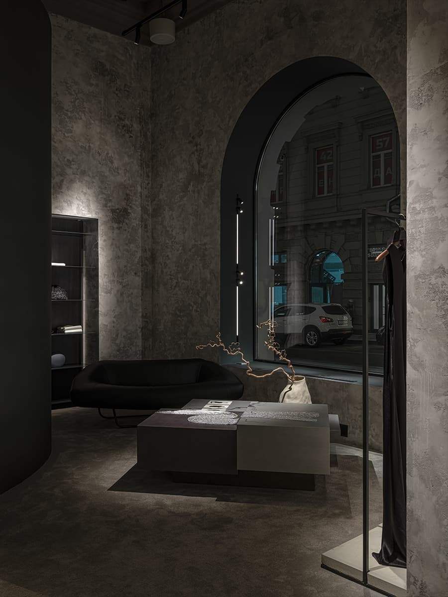 Таинственный дух итальянских палаццо в бутике одежды — проект Валерии Гореловой и бюро The VIEW