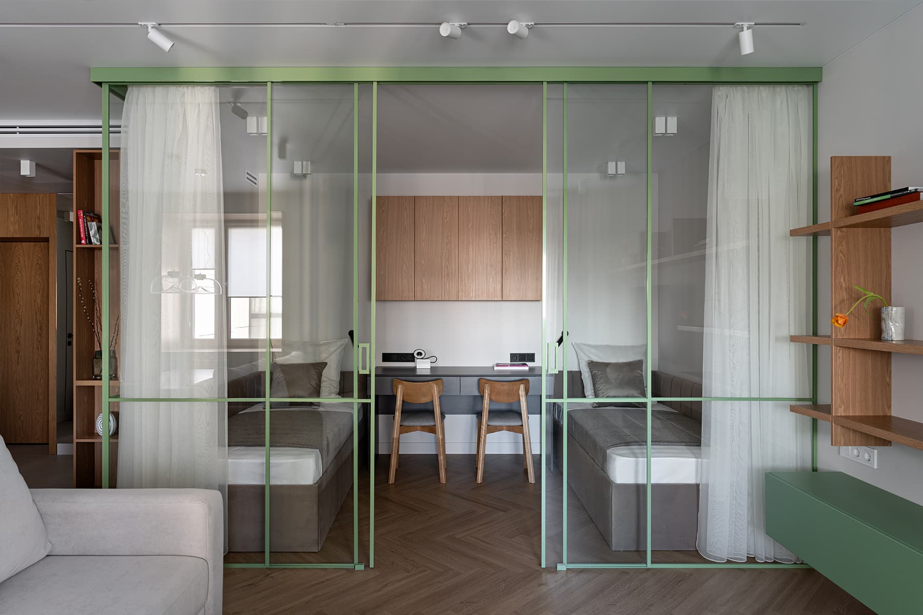 Пастельные оттенки в интерьере небольшой семейной квартиры — проект LR Design Atelier