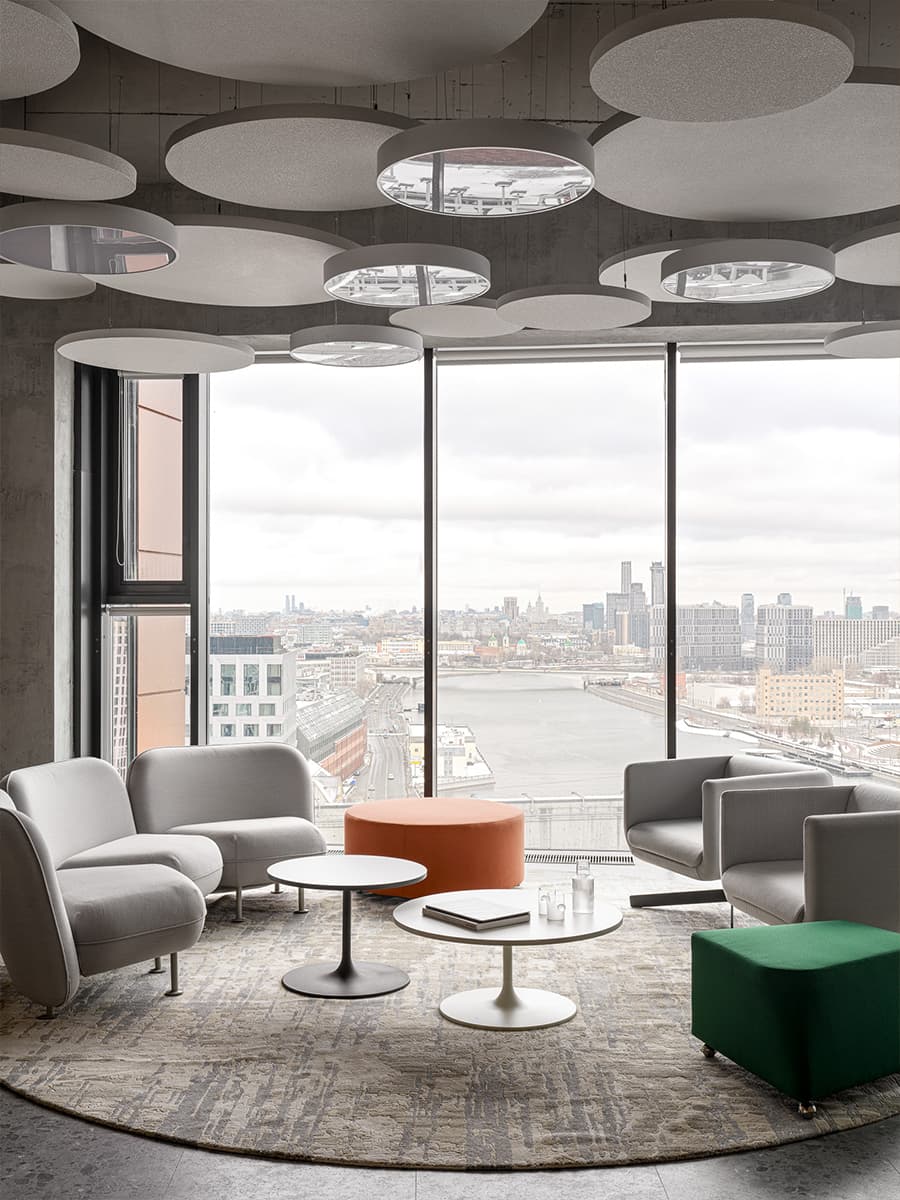 Уютный интерьер офиса современного техно-гиганта — проект дизайн-бюро N°11