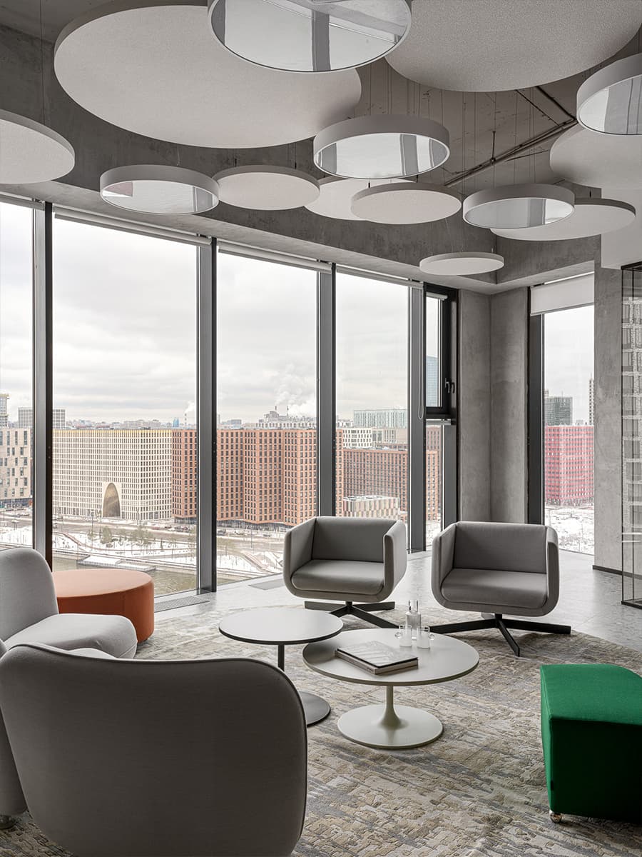 Уютный интерьер офиса современного техно-гиганта — проект дизайн-бюро N°11