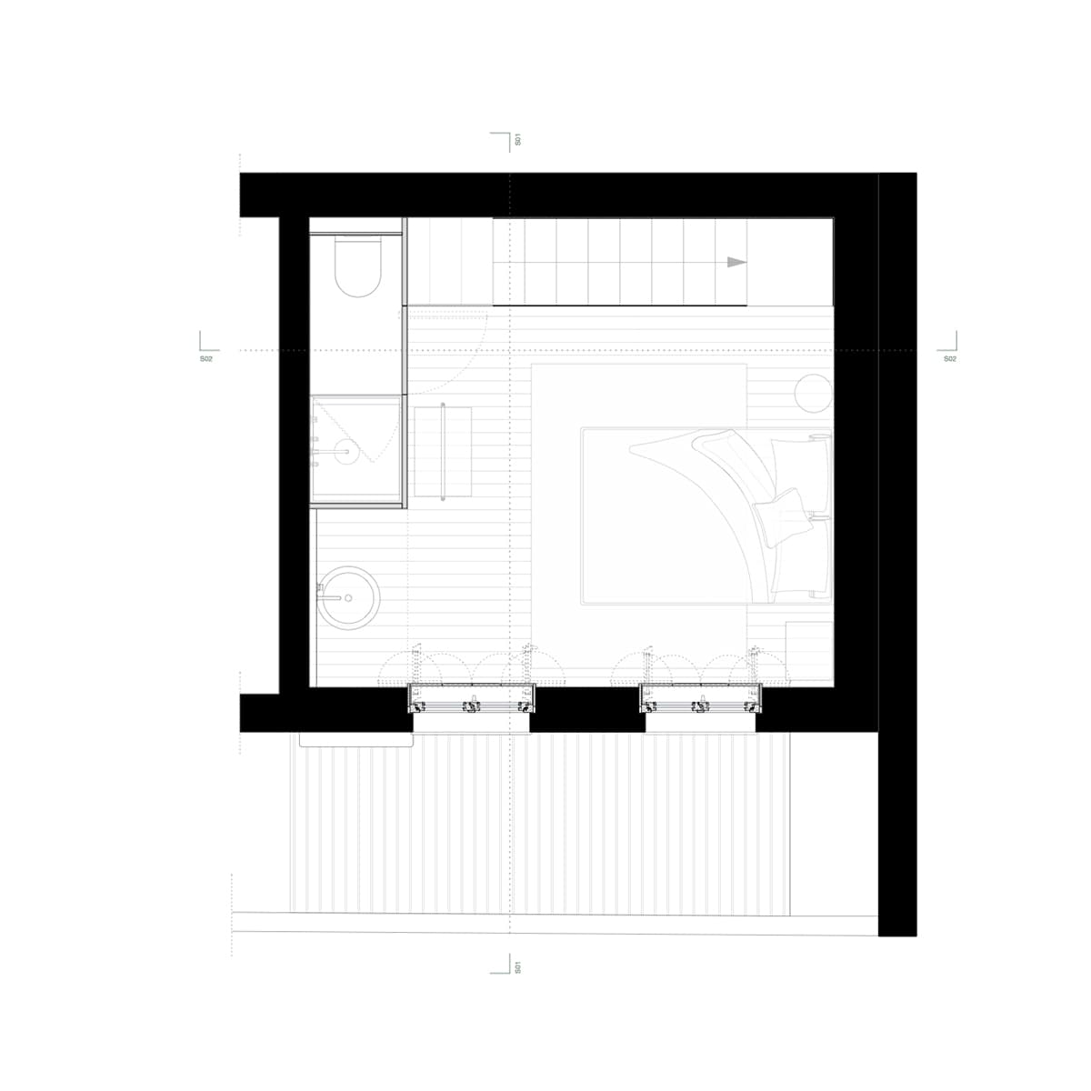 Яркие оконные откосы в интерьере крошечной двухэтажной квартиры в Порту — проект студии Spaceworkers