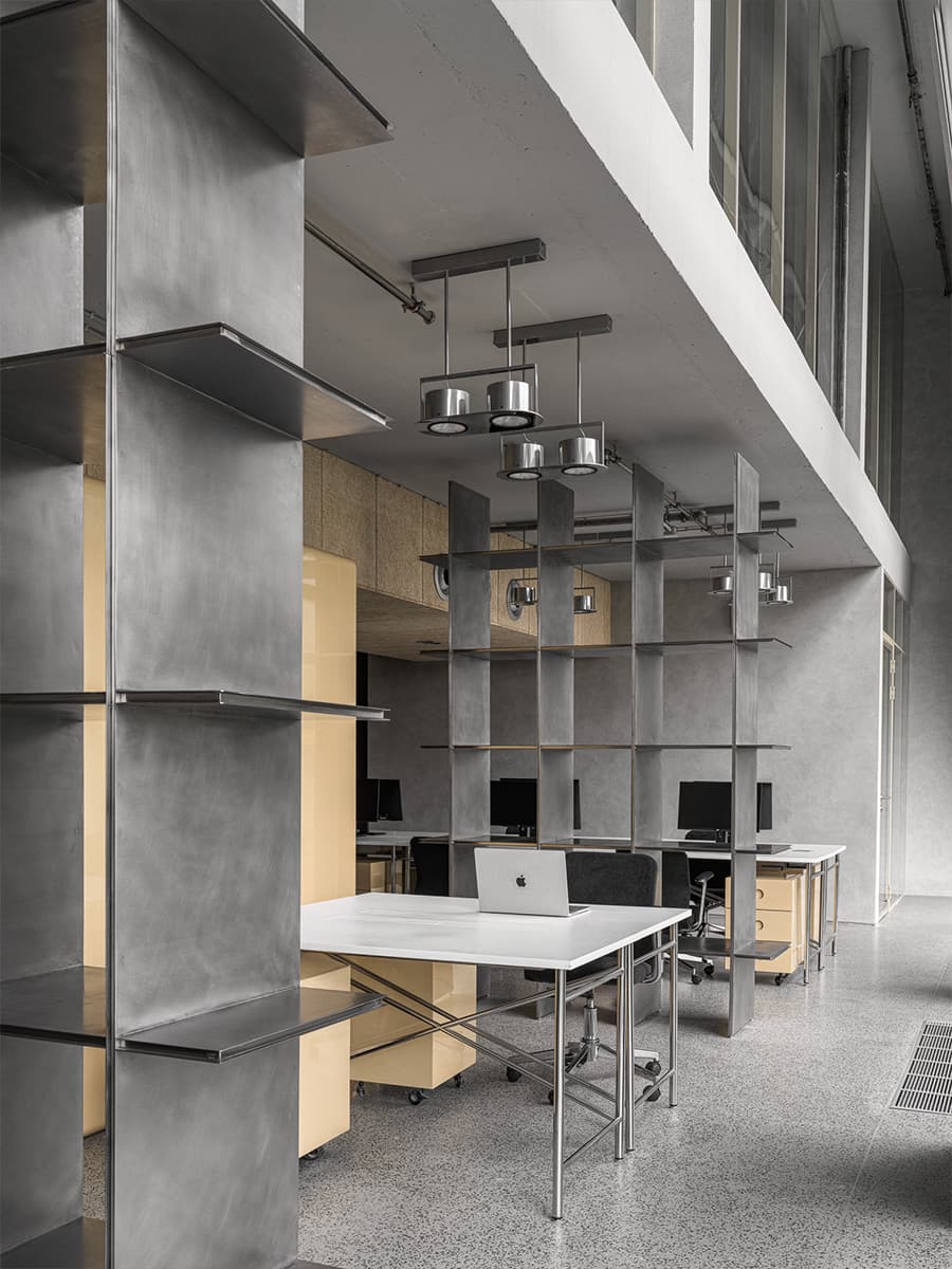 Бетон, фанера и глянцевые фасады мебели в интерьере московского офиса — проект бюро .dpt