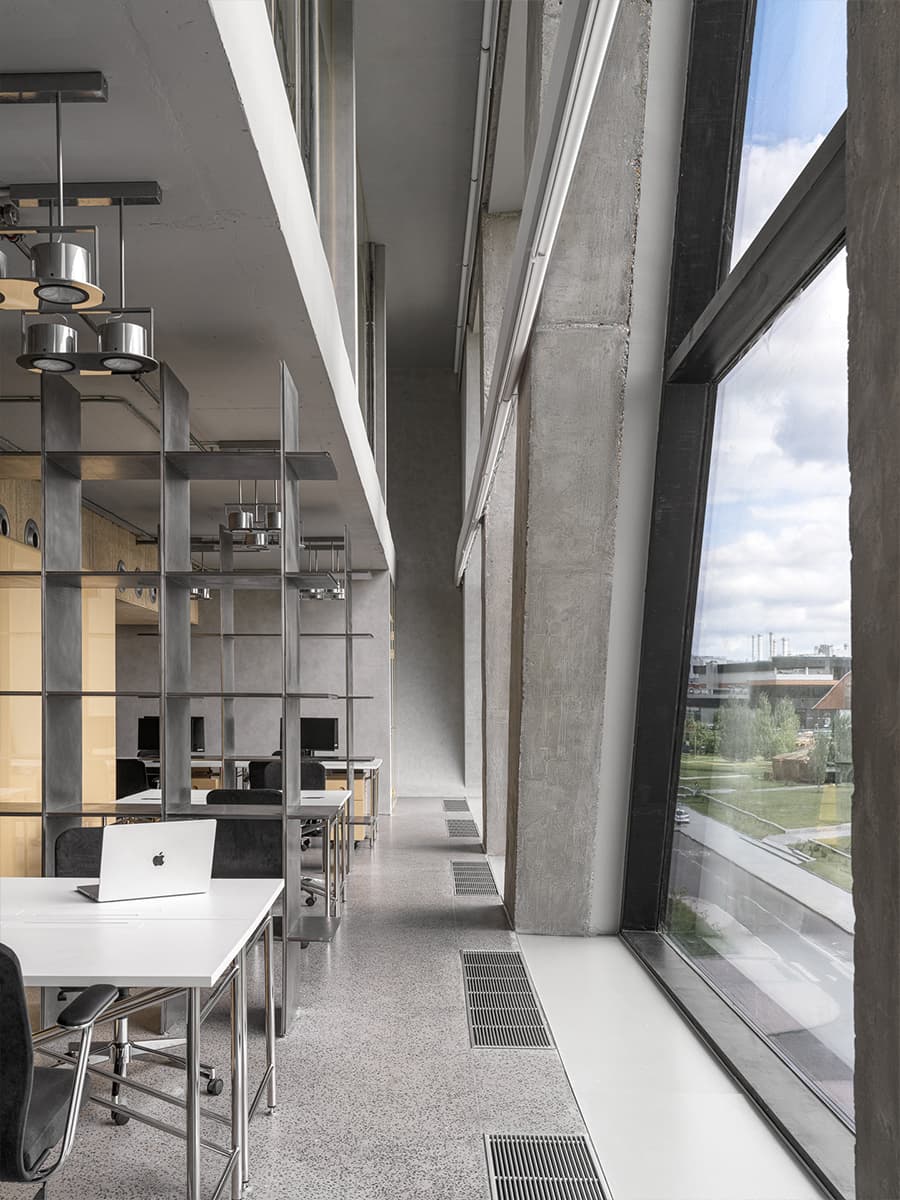 Бетон, фанера и глянцевые фасады мебели в интерьере московского офиса — проект бюро .dpt