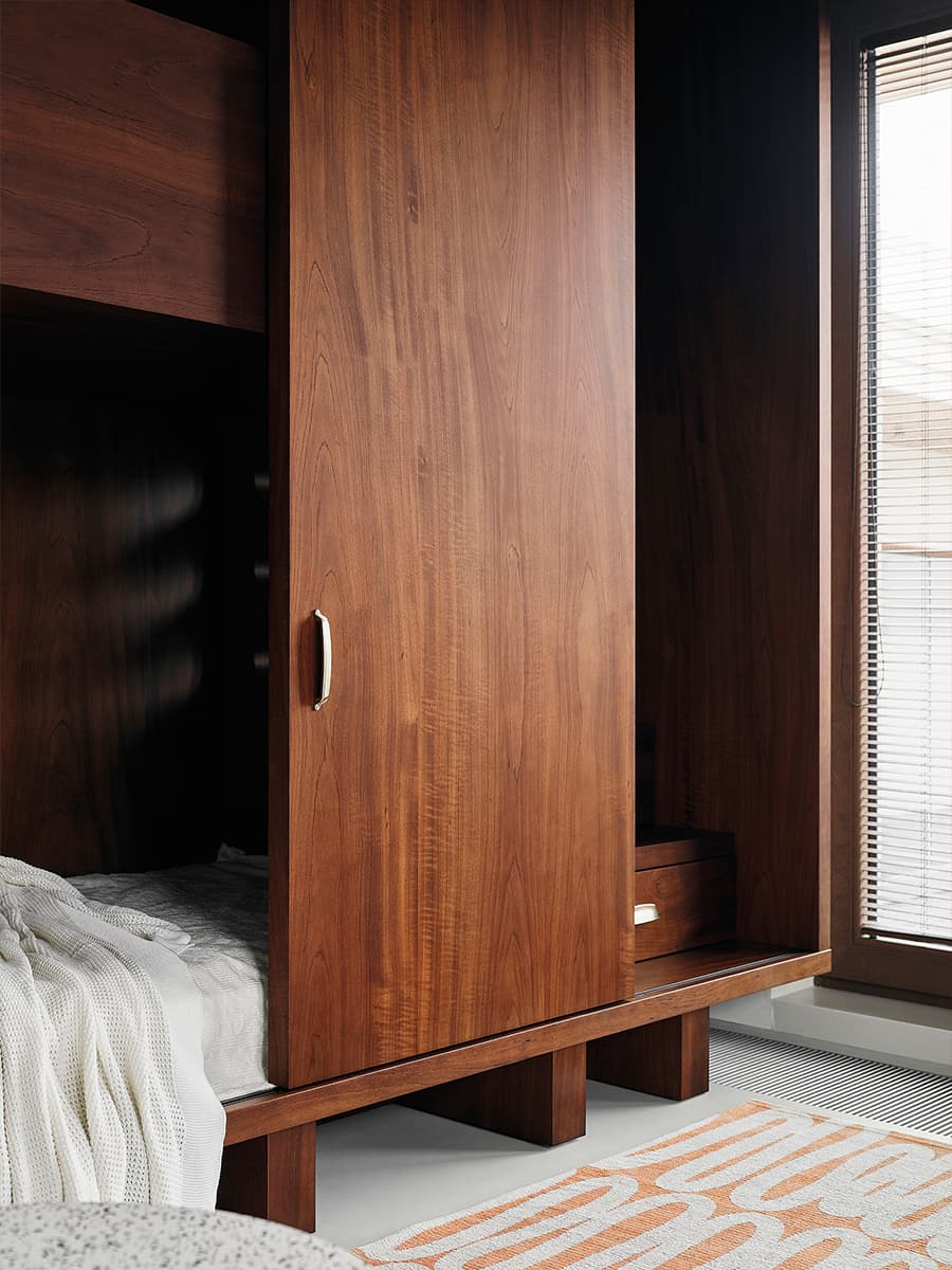 Эклектичный интерьер семейной квартиры с петербургским характером — проект DA Bureau w3