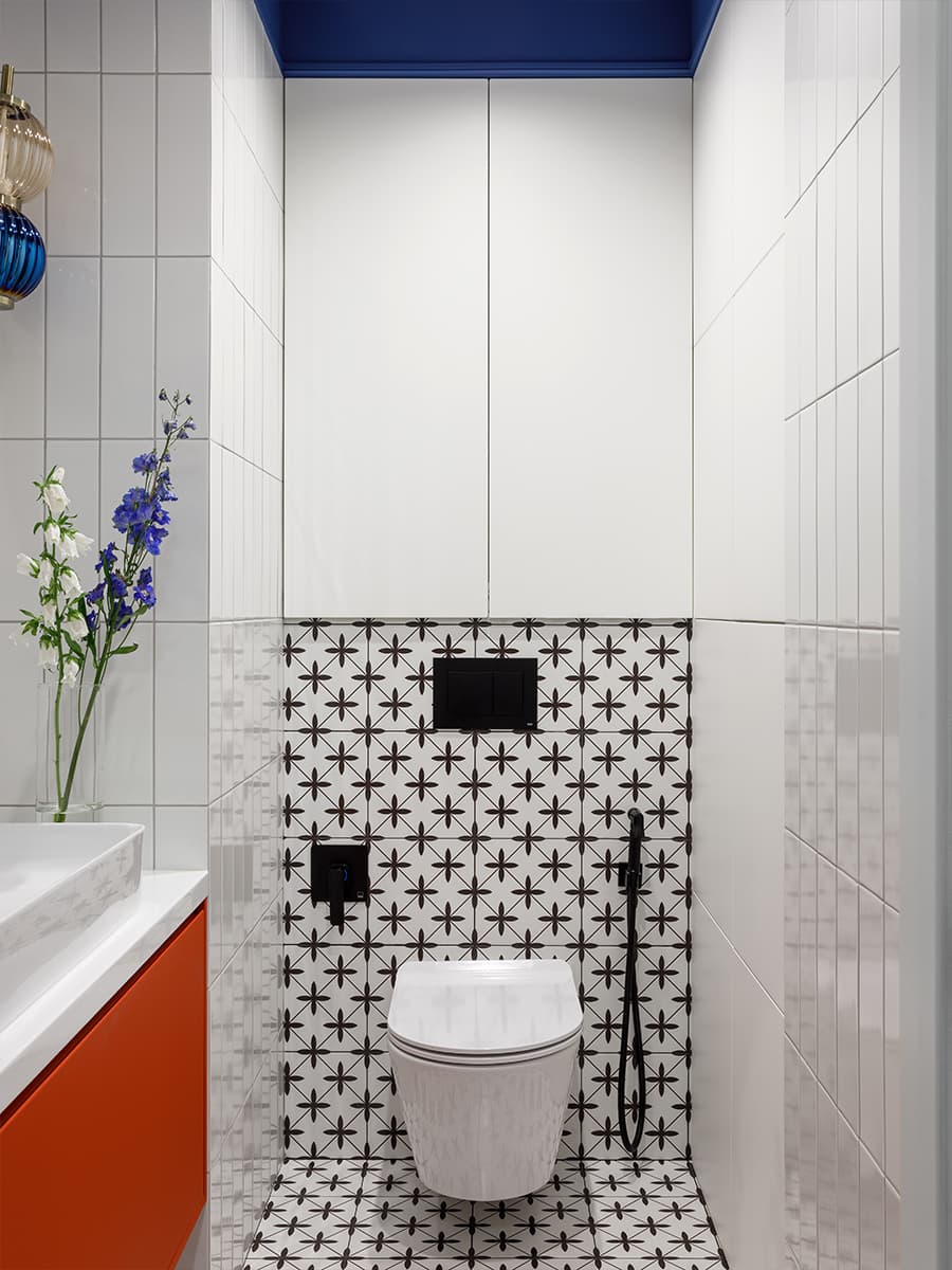 Оттенки синего, кораллового и бирюзового в квартире для семьи моряка — проект студии Rыба Дизайн w3