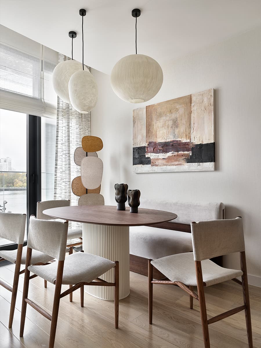 Медитативный теплый интерьер квартиры в шумной столице — проект студии DESIGN IS FINE