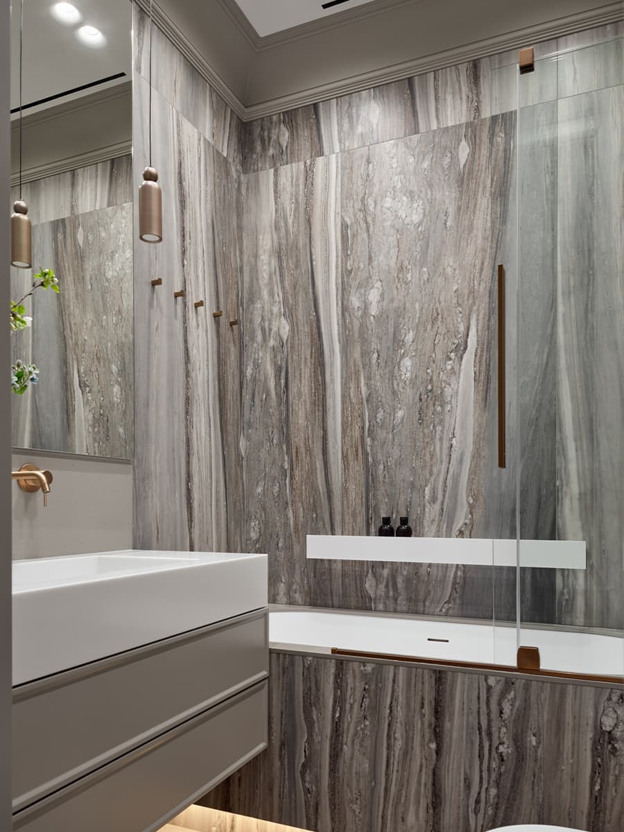 Утонченный интерьер квартиры с продуманными световыми сценариями — проект Екатерины Поздняковой