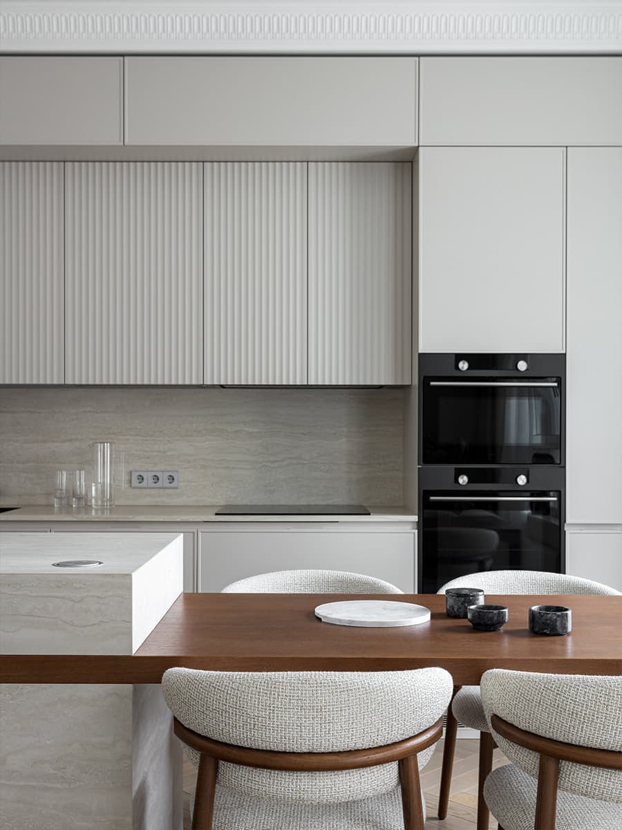 Квартира на вырост: сдержанный интерьер для родителей и ребенка — проект бюро STARIKOVA.ARCHITECTS