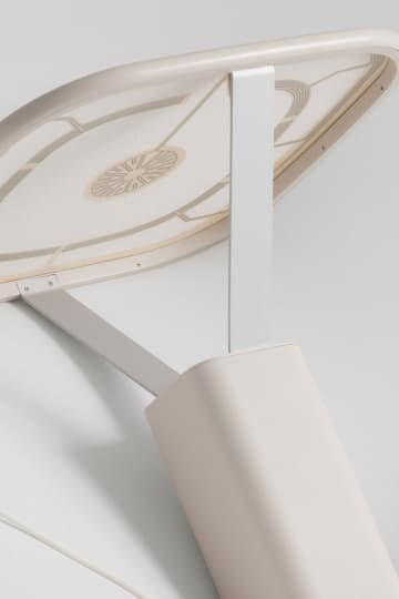 WINT Design Lab придумала лампу, яркость которой меняется за счет движения жидкого металла
