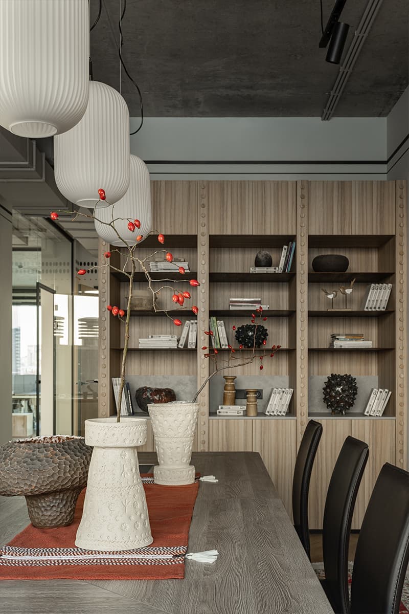 Этнический декор и авторская керамика в интерьере офиса — проект архитектурного бюро PRSPKT