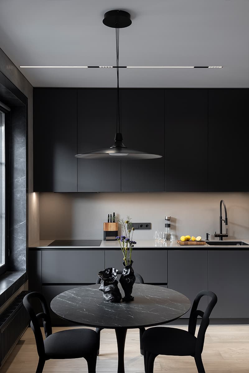 Графичный интерьер квартиры для молодого бизнесмена — проект Николая Дембовского