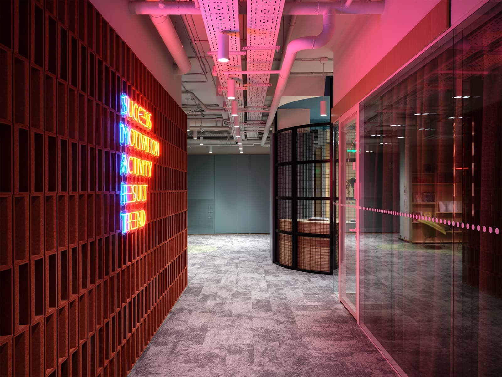 Галерея интерьерных решений в оформлении офиса московского холдинга — проект архитектурного бюро АРХИСТРА