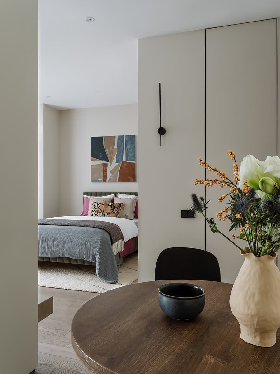 Обволакивающий интерьер квартиры для загородного отдыха — проект студии Елизаветы Ляпиной