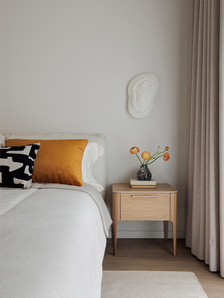 Ковры, искусство и азиатские нотки в интерьере семейной квартиры — проект Альбины Макарчиковой