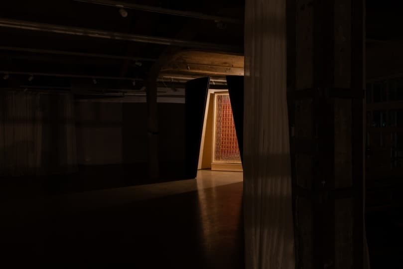 Производство MAKE VIBE изготовило конструкцию для показа канаватной фаты XIX века