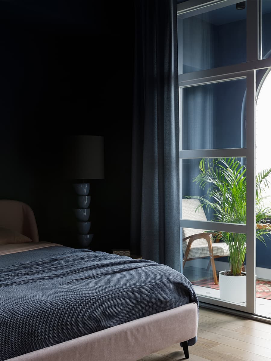 Обилие цвета в интерьере квартиры с четырьмя спальнями — проект Юлии Зайцевой