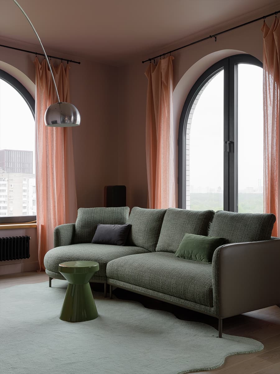 Обилие цвета в интерьере квартиры с четырьмя спальнями — проект Юлии Зайцевой