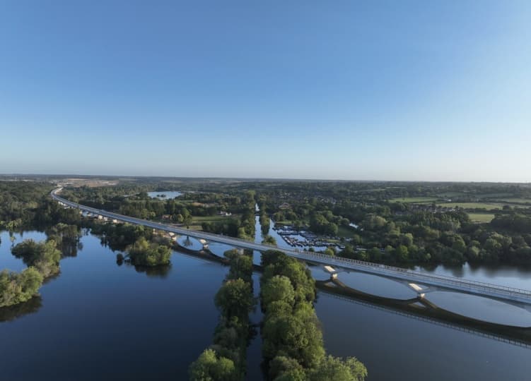 В Великобритании построили самый длинный железнодорожный мост